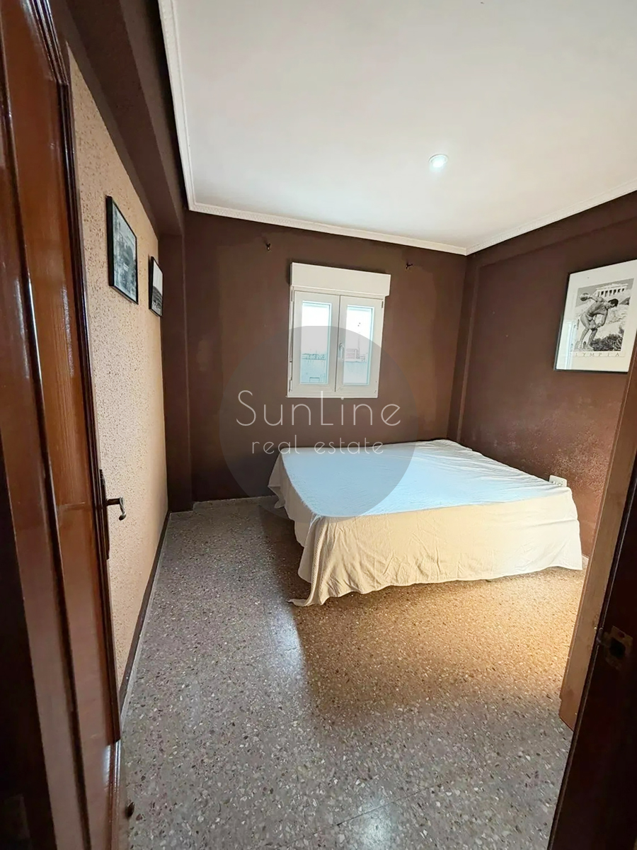 Spacious 110 m² apartment with 4 bedrooms in Quart de Poblet