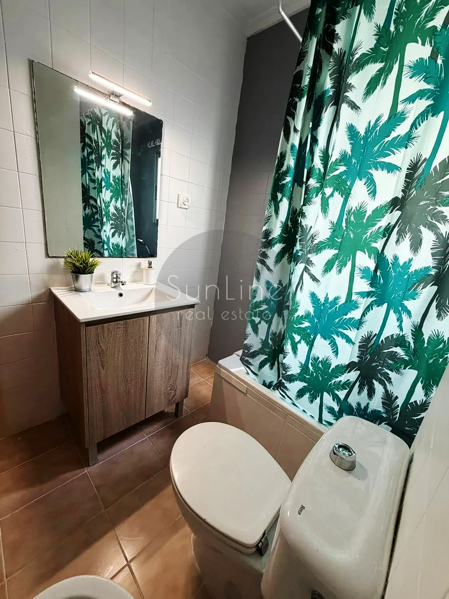 Spacious 110 m² apartment with 4 bedrooms in Quart de Poblet