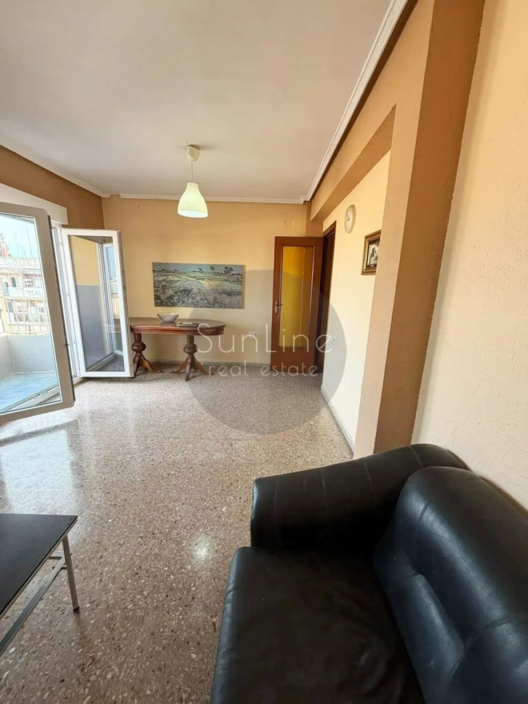 Spacious 110 m² apartment with 4 bedrooms in Quart de Poblet