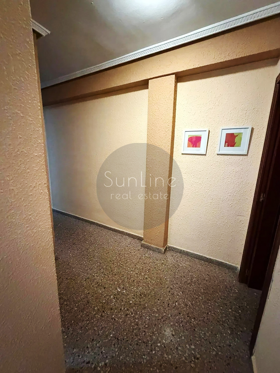 Spacious 110 m² apartment with 4 bedrooms in Quart de Poblet