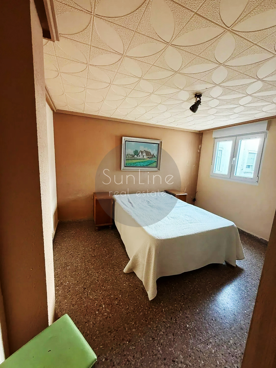 Spacious 110 m² apartment with 4 bedrooms in Quart de Poblet