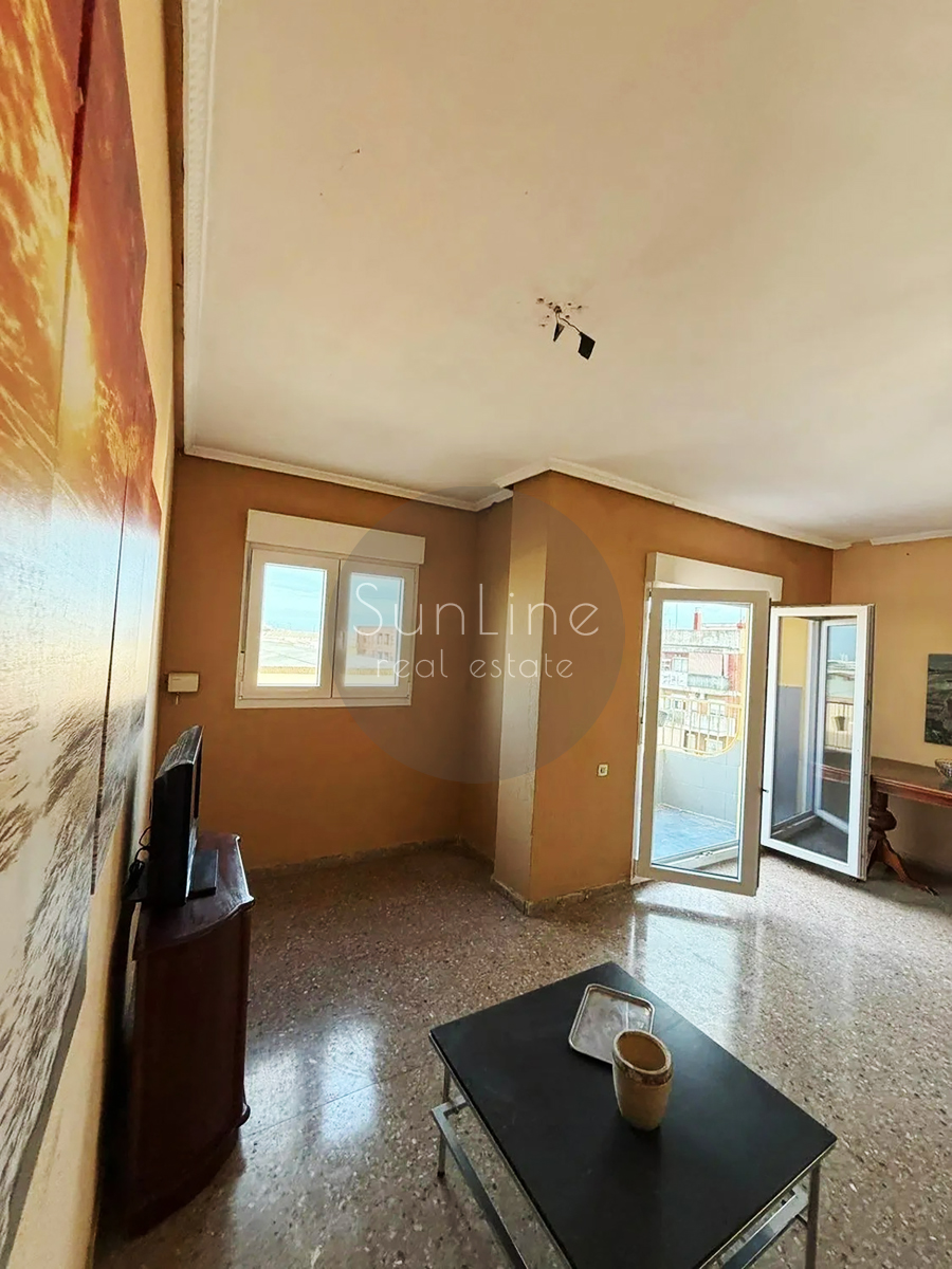 Spacious 110 m² apartment with 4 bedrooms in Quart de Poblet