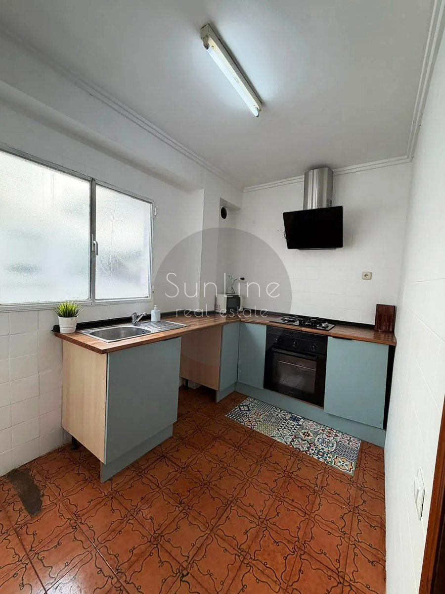 Spacious 110 m² apartment with 4 bedrooms in Quart de Poblet