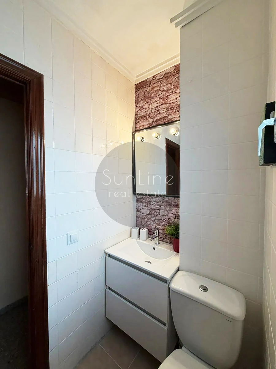 Spacious 110 m² apartment with 4 bedrooms in Quart de Poblet