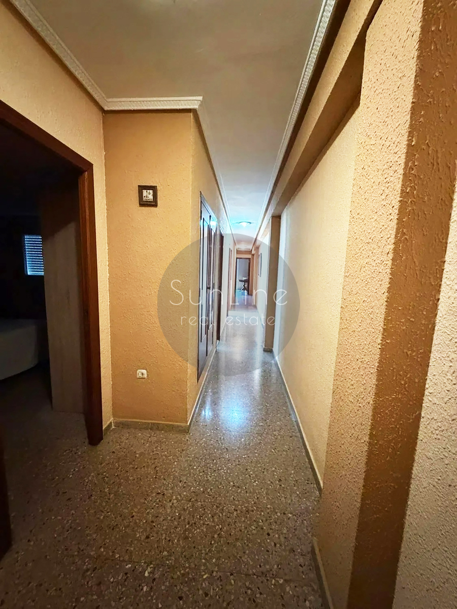 Spacious 110 m² apartment with 4 bedrooms in Quart de Poblet
