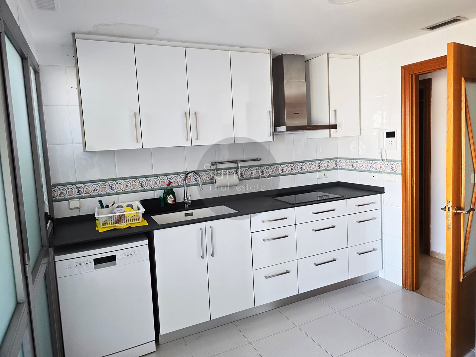 Spacious 116 m² apartment with pool, garden, and parking