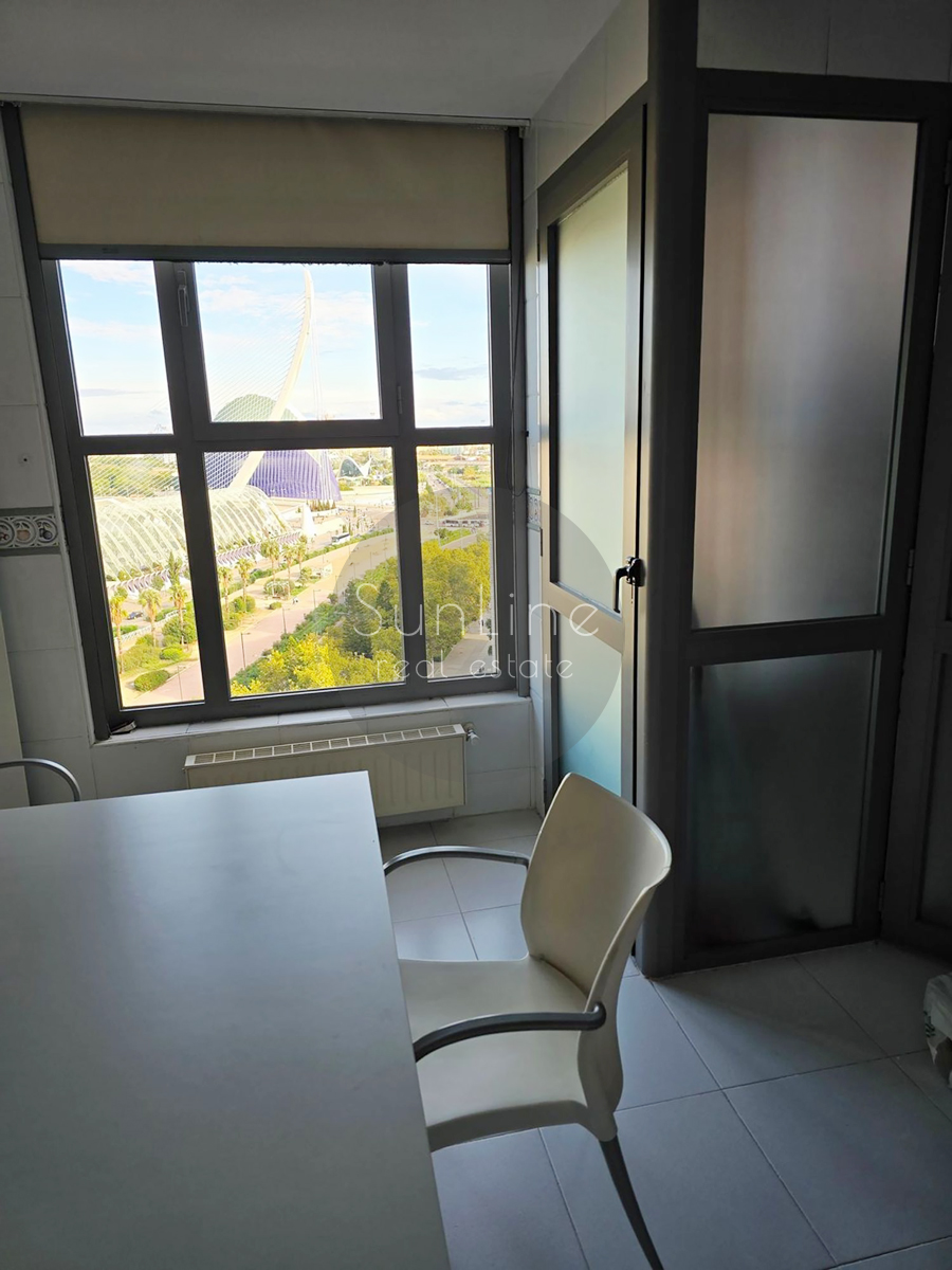 Spacious 116 m² apartment with pool, garden, and parking