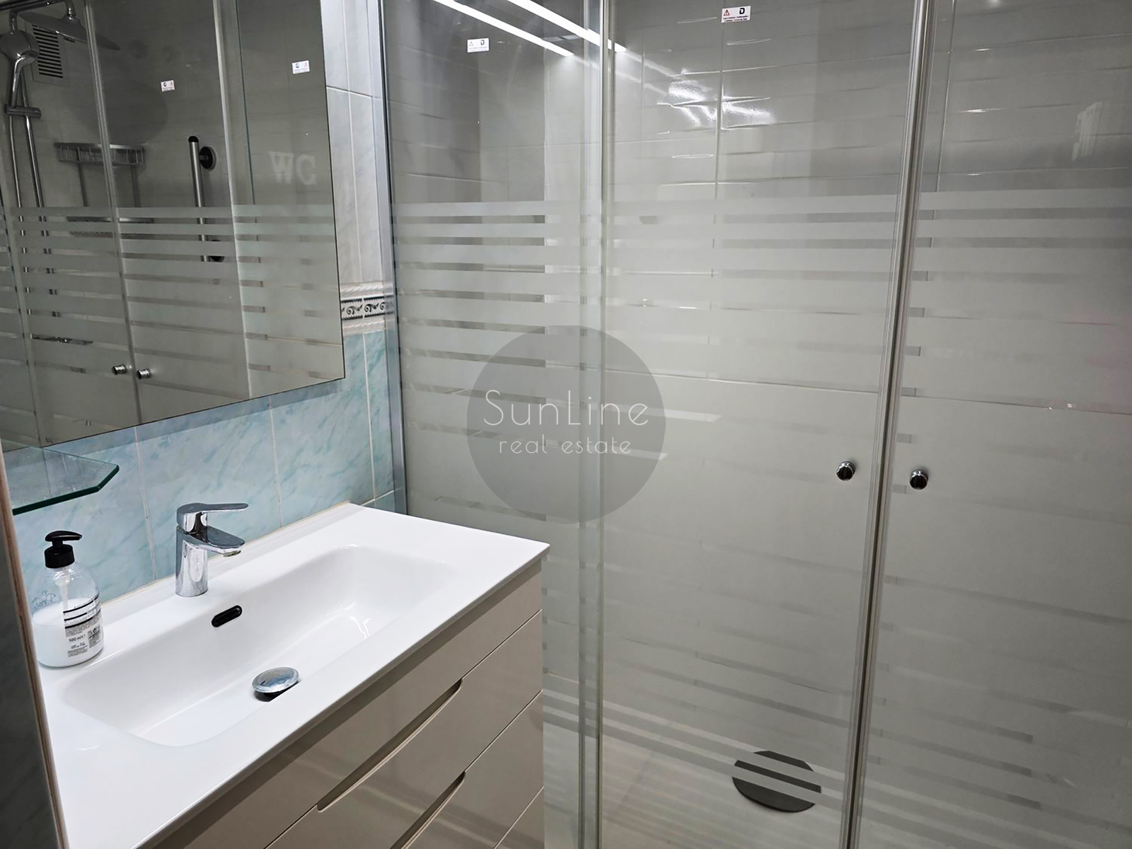Spacious 116 m² apartment with pool, garden, and parking