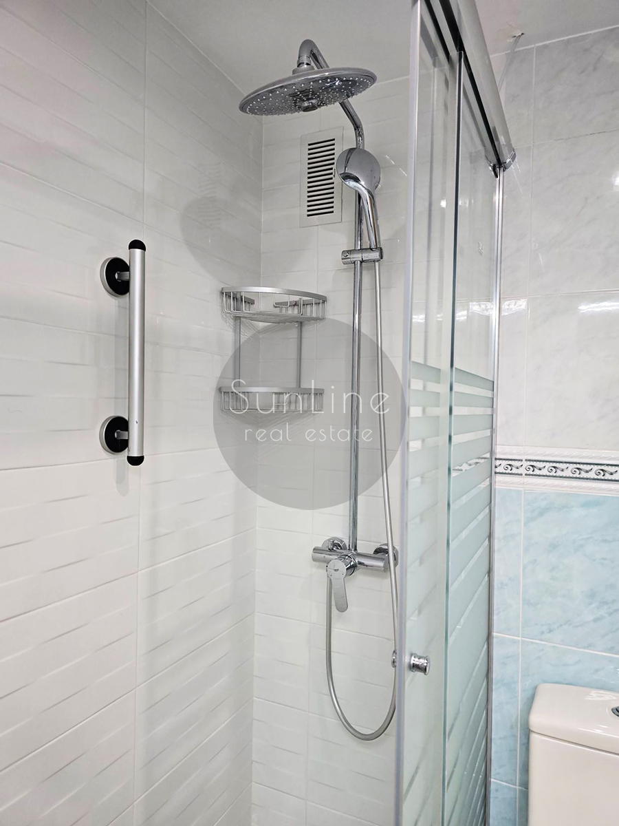 Spacious 116 m² apartment with pool, garden, and parking