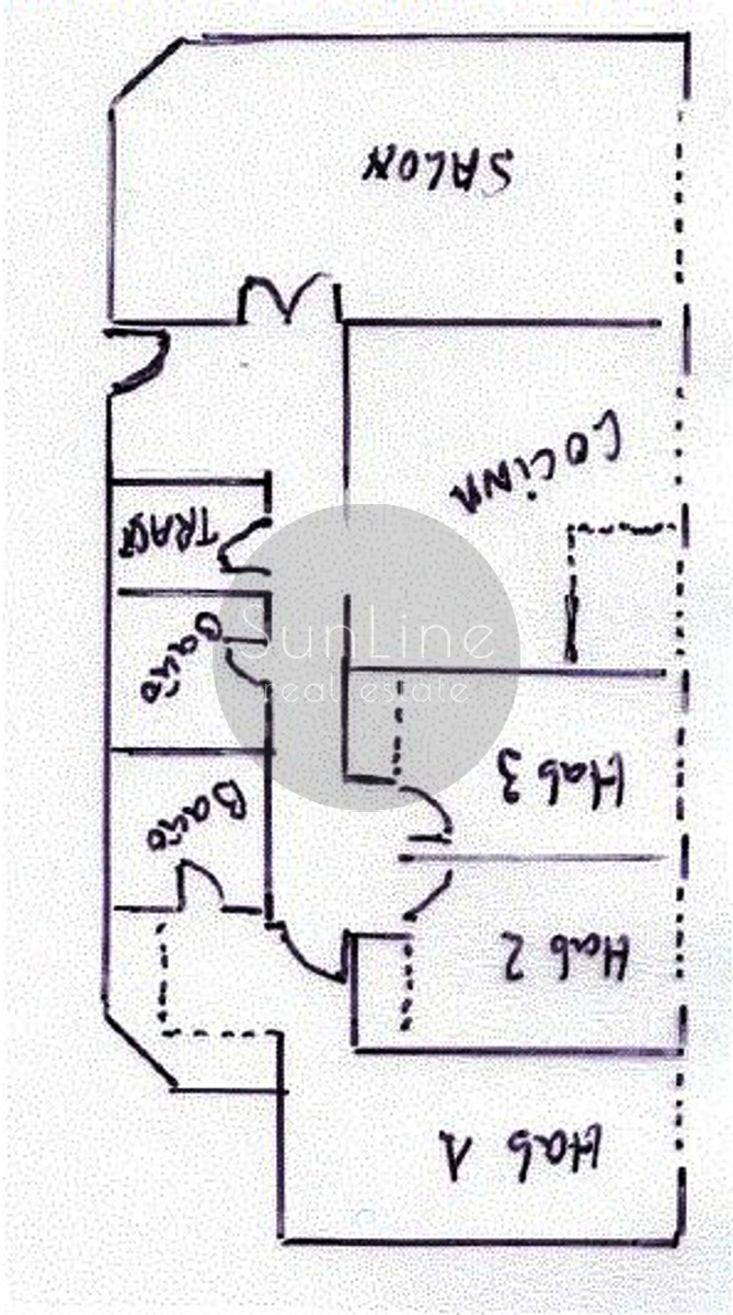 Spacious 116 m² apartment with pool, garden, and parking