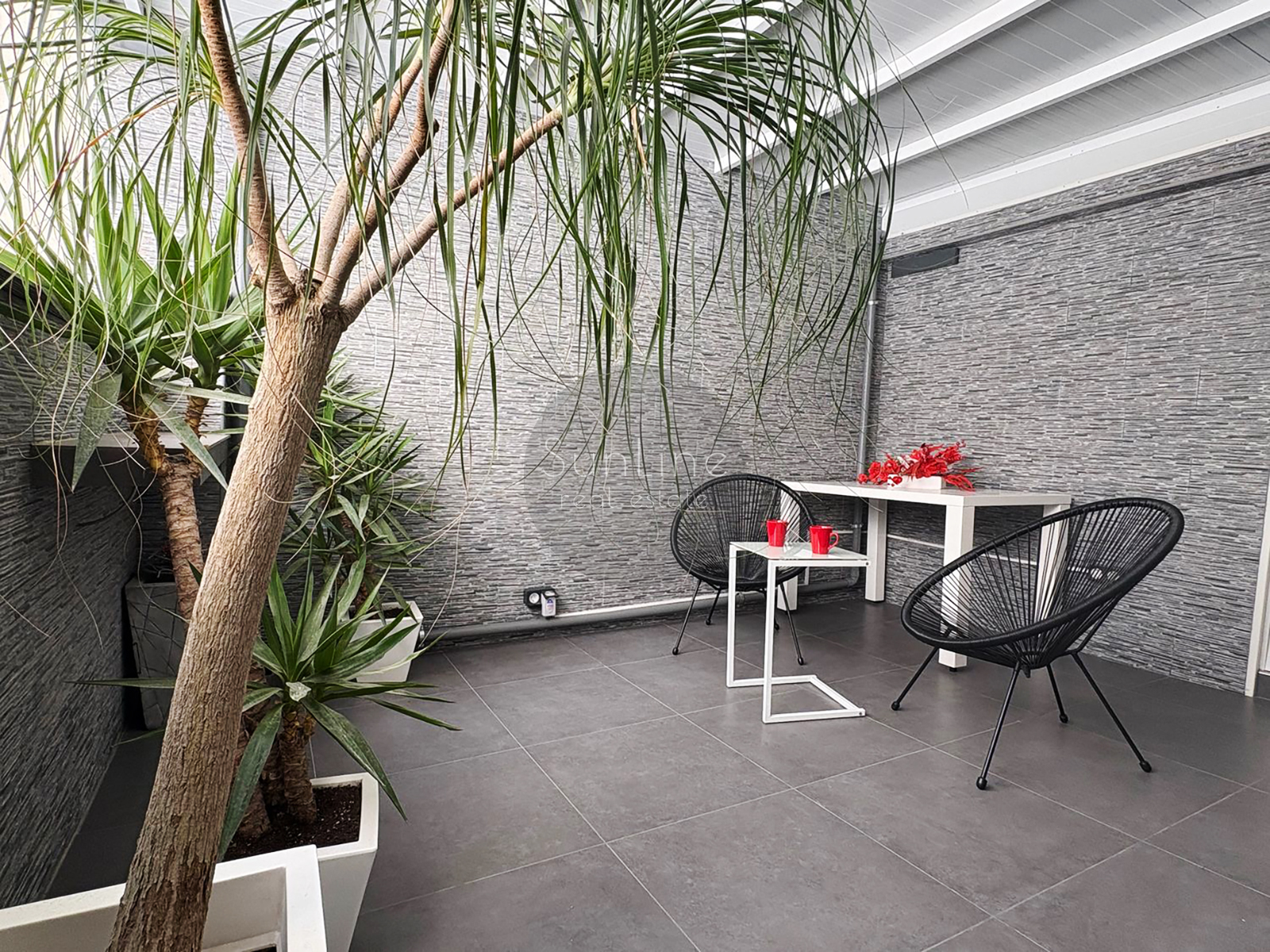 Luxurious 126 m² apartment with terraces and a balcony near the City of Arts and Sciences