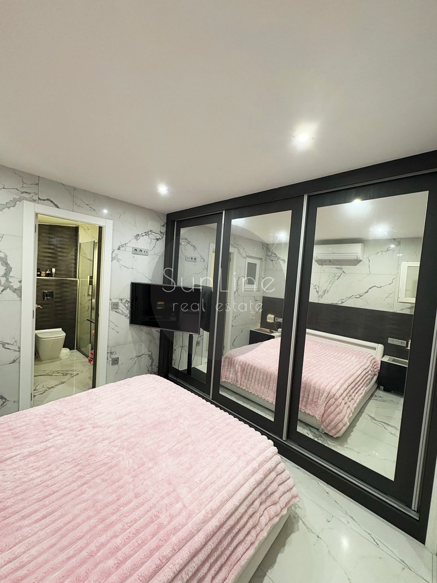 Luxurious 126 m² apartment with terraces and a balcony near the City of Arts and Sciences