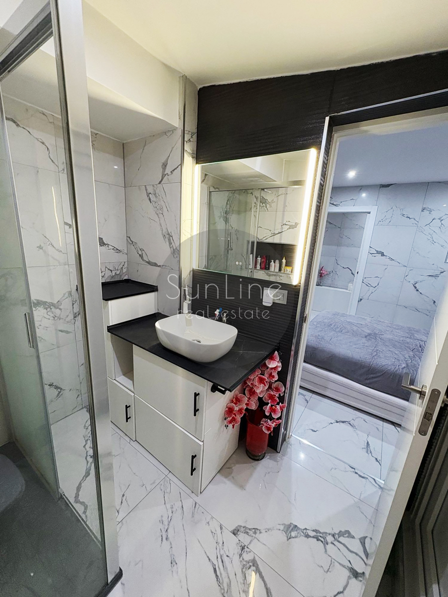 Luxurious 126 m² apartment with terraces and a balcony near the City of Arts and Sciences