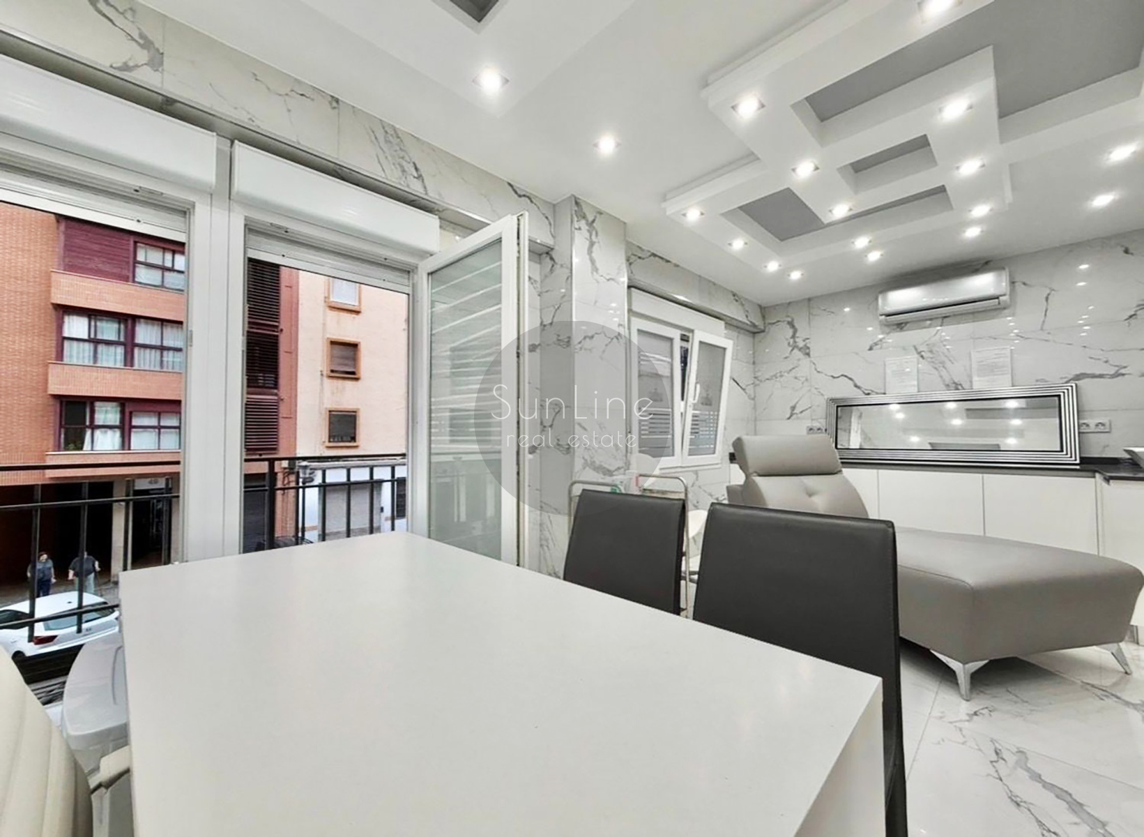 Luxurious 126 m² apartment with terraces and a balcony near the City of Arts and Sciences