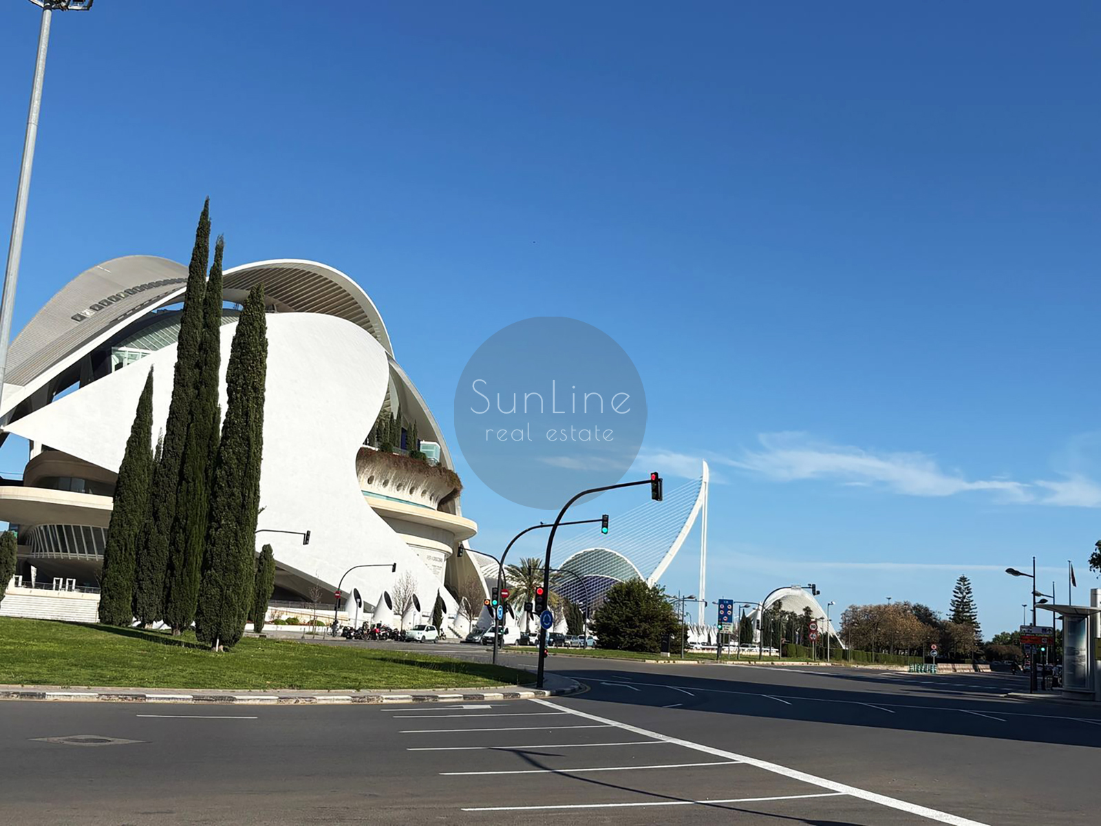 Luxurious 126 m² apartment with terraces and a balcony near the City of Arts and Sciences