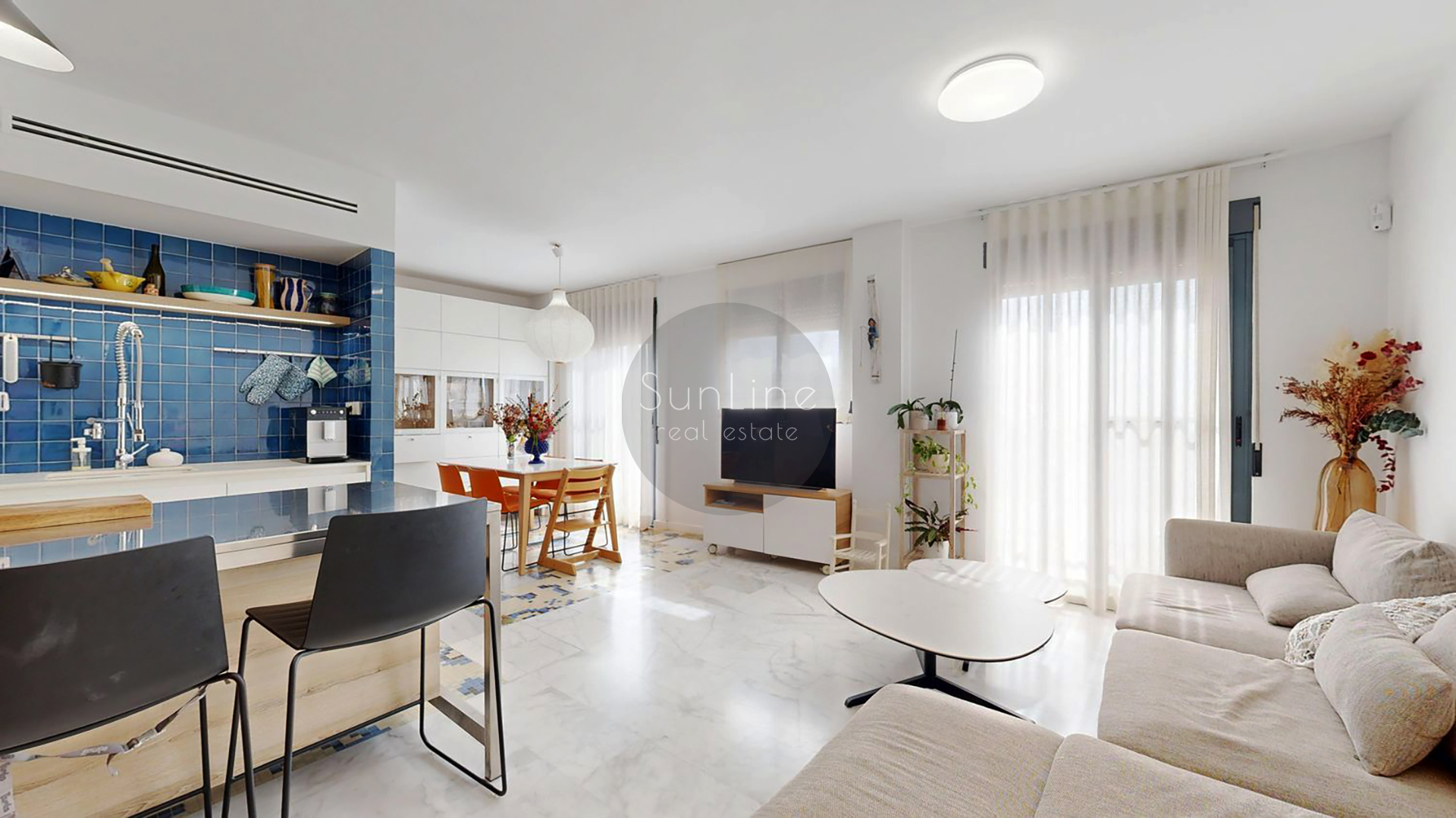 Duplex penthouse near the sea 128 m² with terrace and parking in El Cabanyal