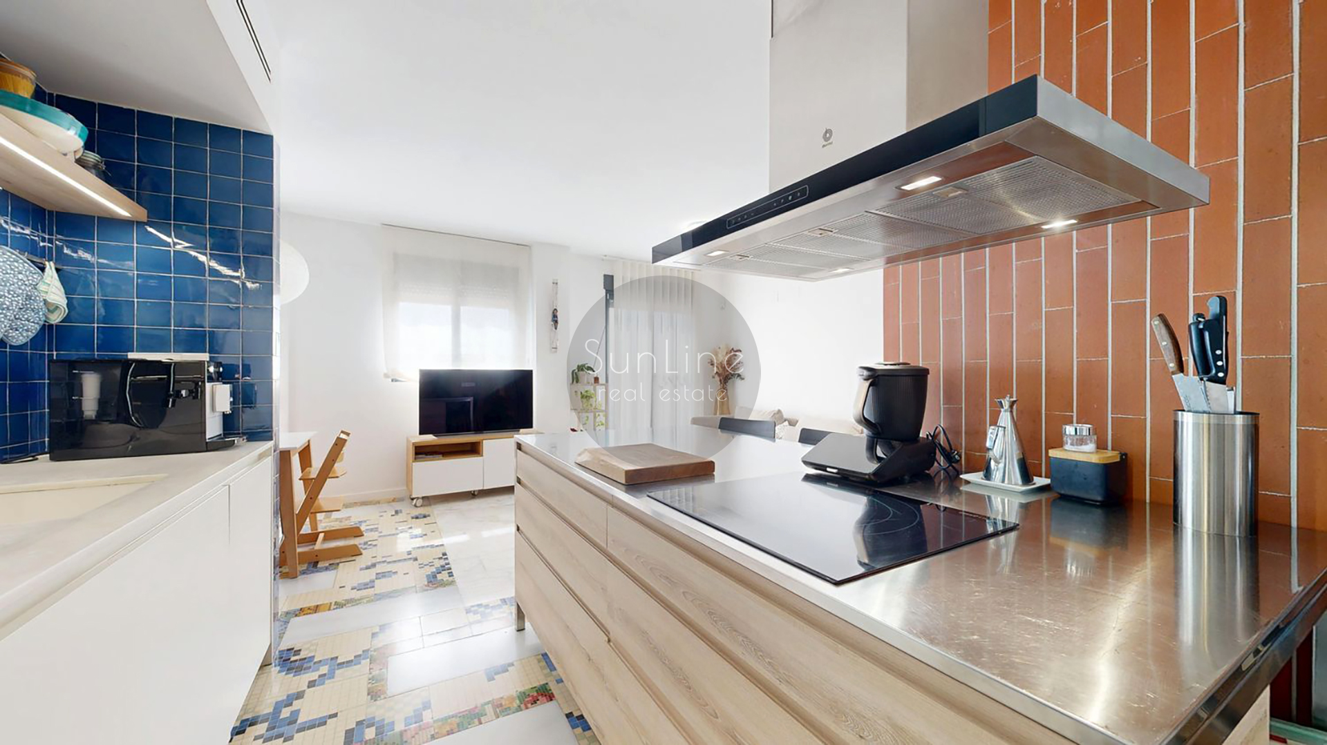 Duplex penthouse near the sea 128 m² with terrace and parking in El Cabanyal