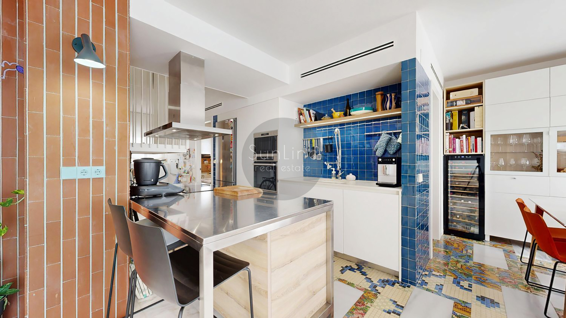 Duplex penthouse near the sea 128 m² with terrace and parking in El Cabanyal