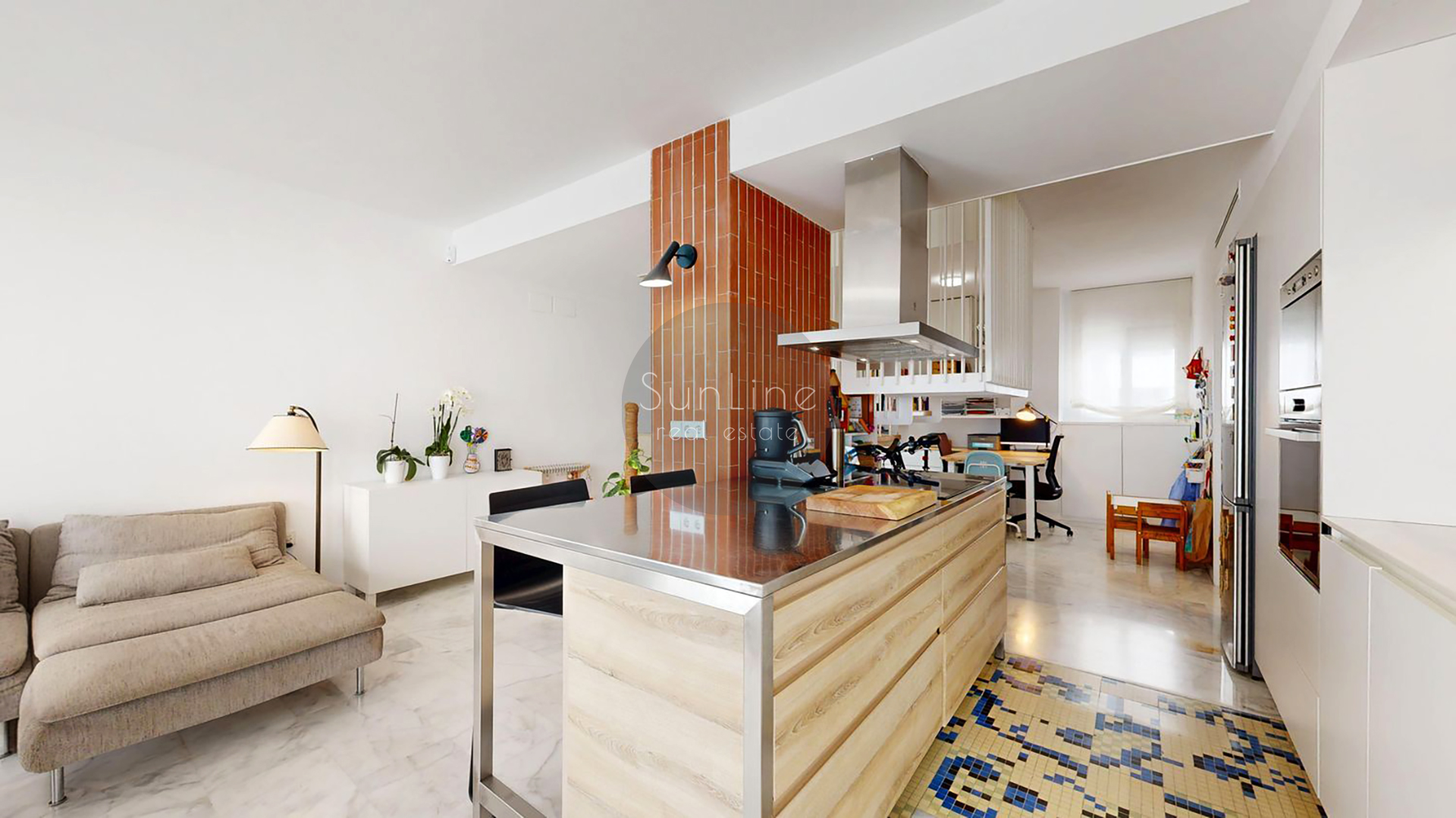 Duplex penthouse near the sea 128 m² with terrace and parking in El Cabanyal