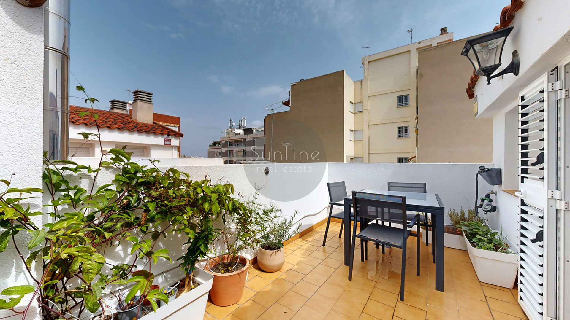 Duplex penthouse near the sea 128 m² with terrace and parking in El Cabanyal