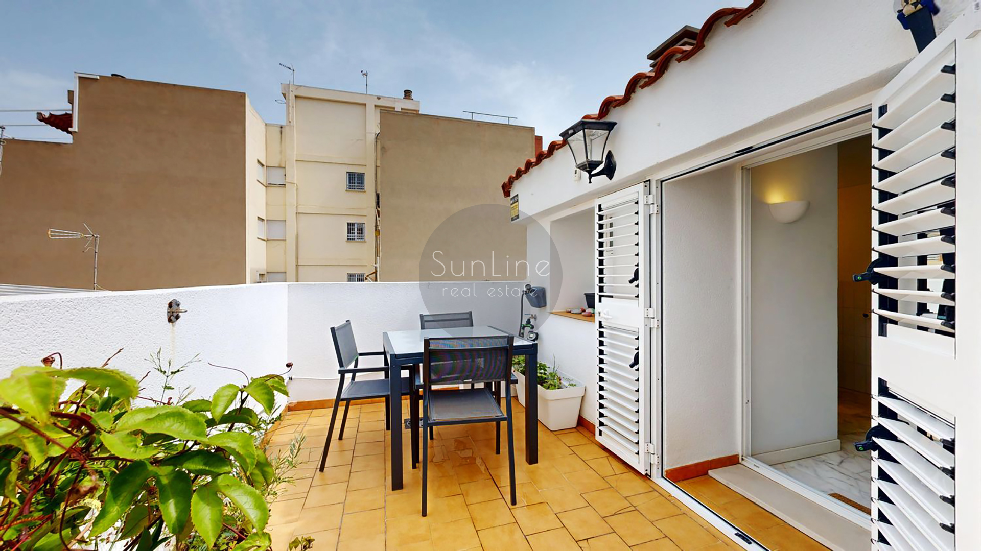 Duplex penthouse near the sea 128 m² with terrace and parking in El Cabanyal