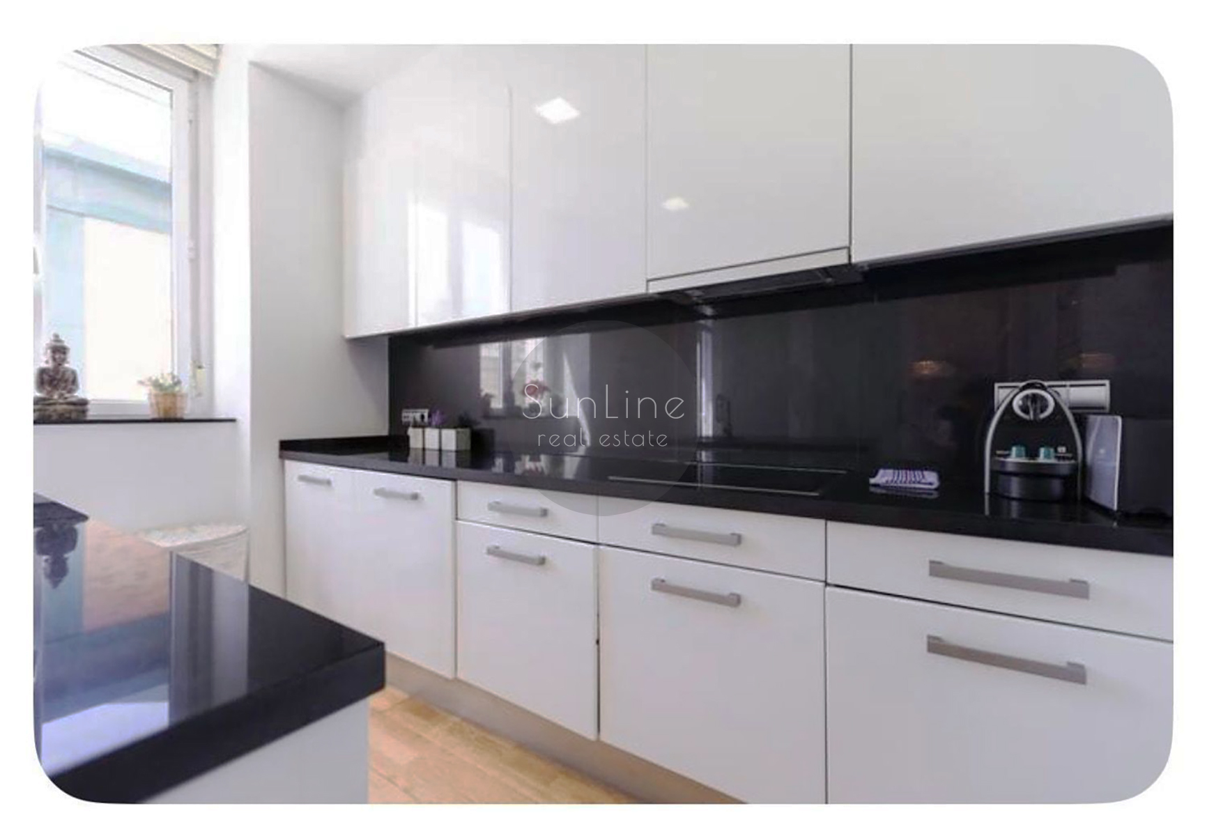 Designer apartment with balcony in the city center of Valencia