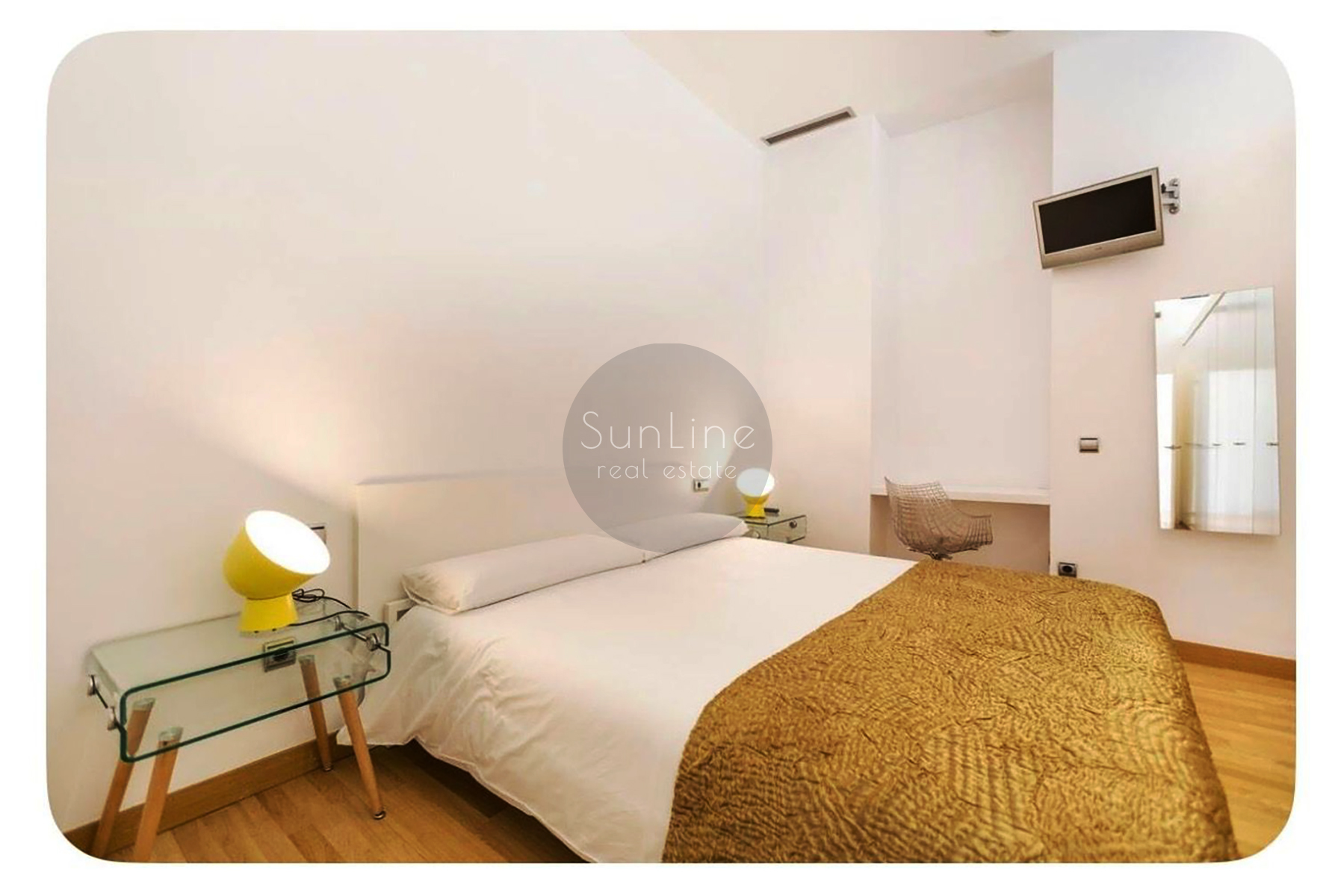 Designer apartment with balcony in the city center of Valencia