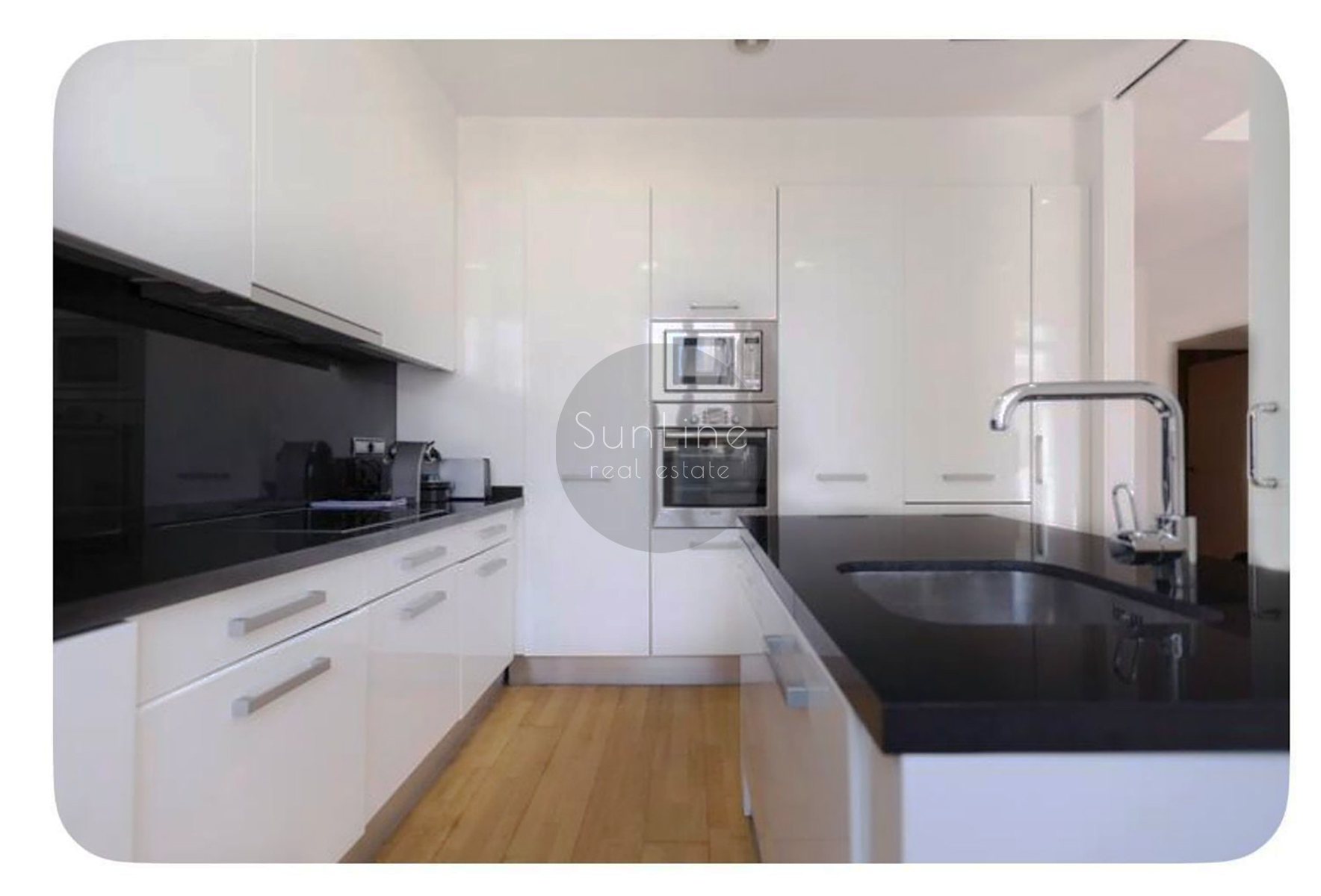 Designer apartment with balcony in the city center of Valencia