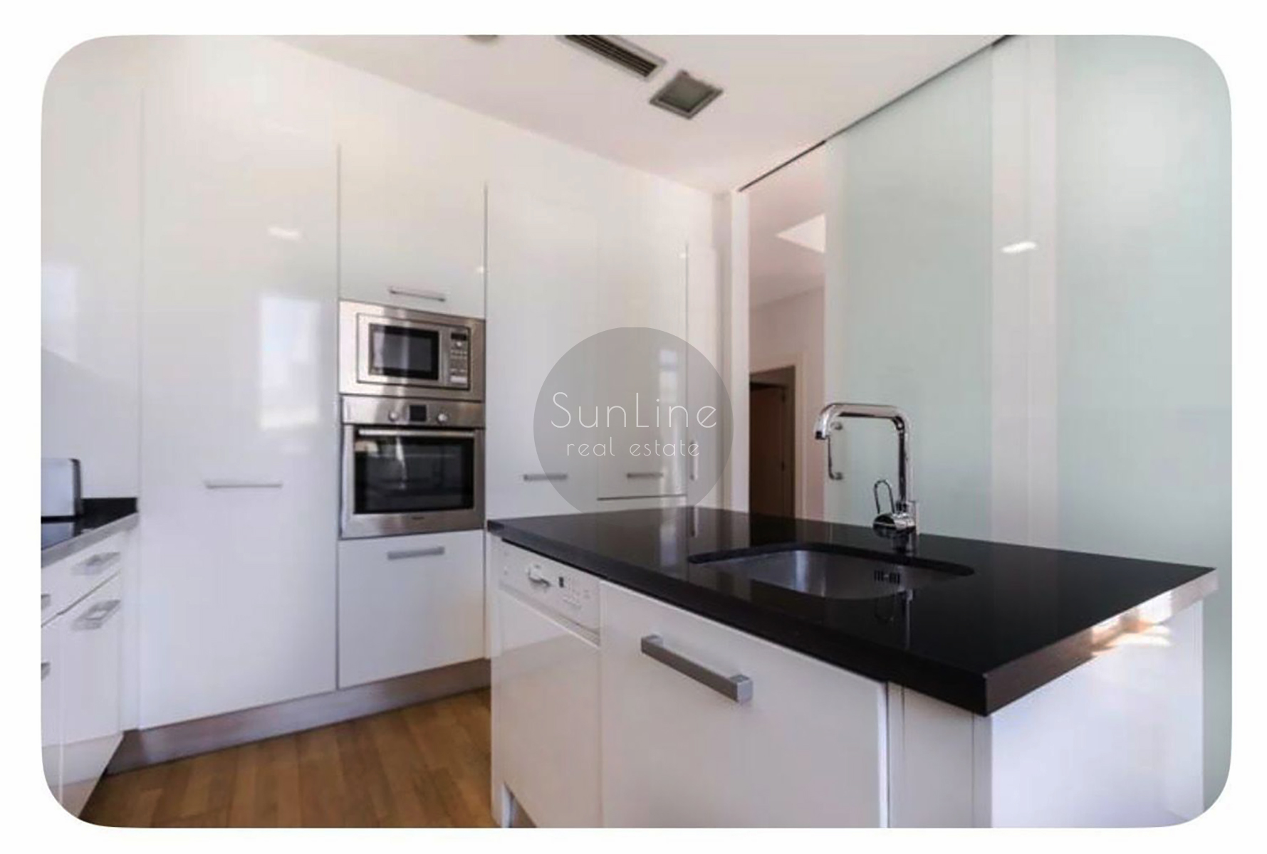 Designer apartment with balcony in the city center of Valencia
