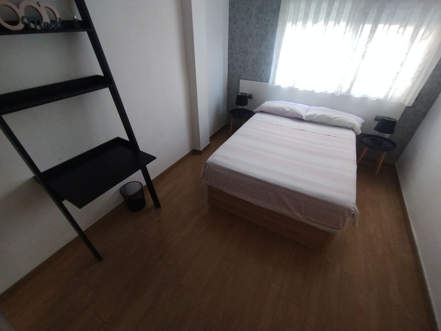 Spacious apartment with balcony and terrace in Mislata