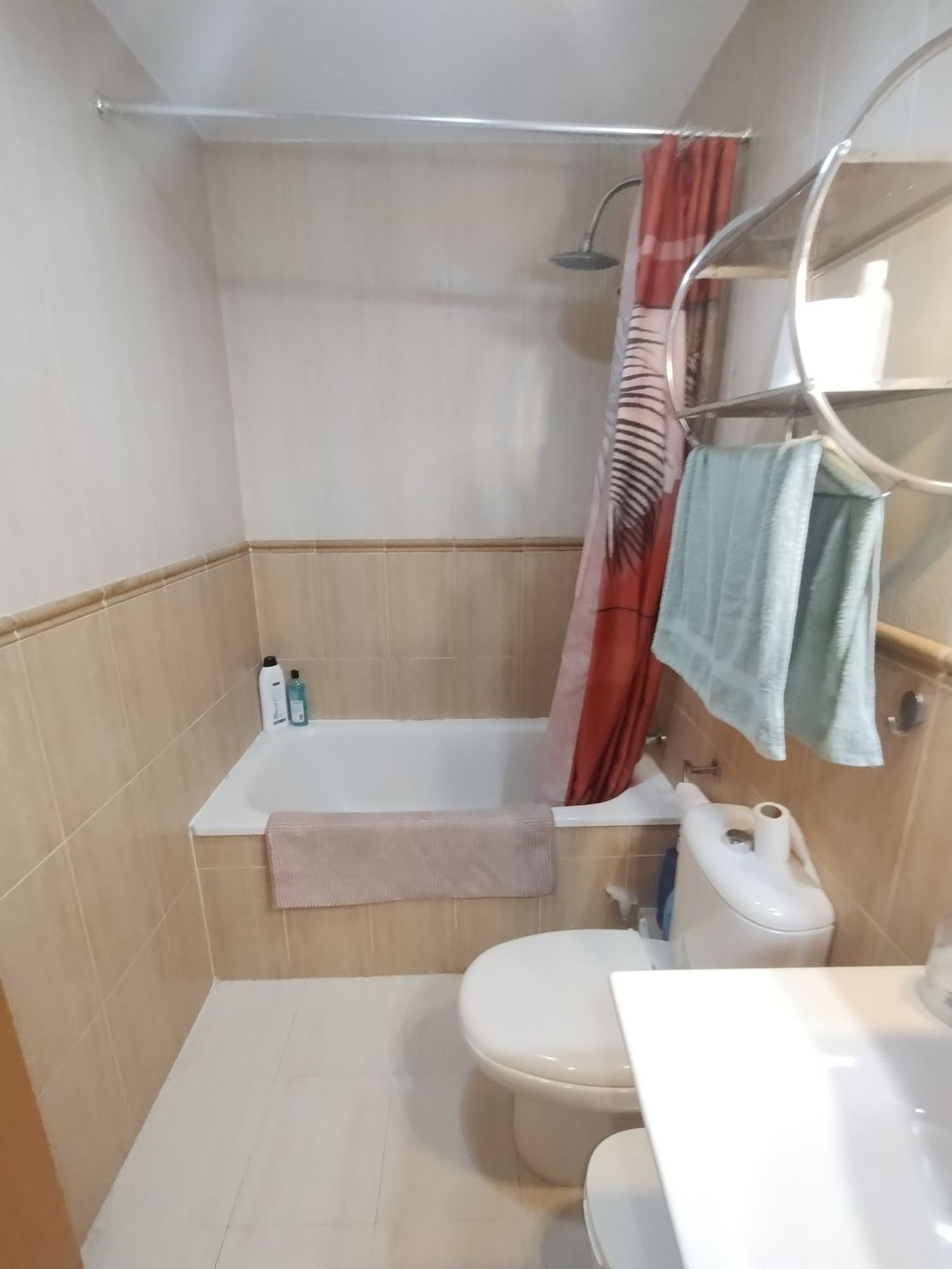 Spacious apartment with balcony and terrace in Mislata
