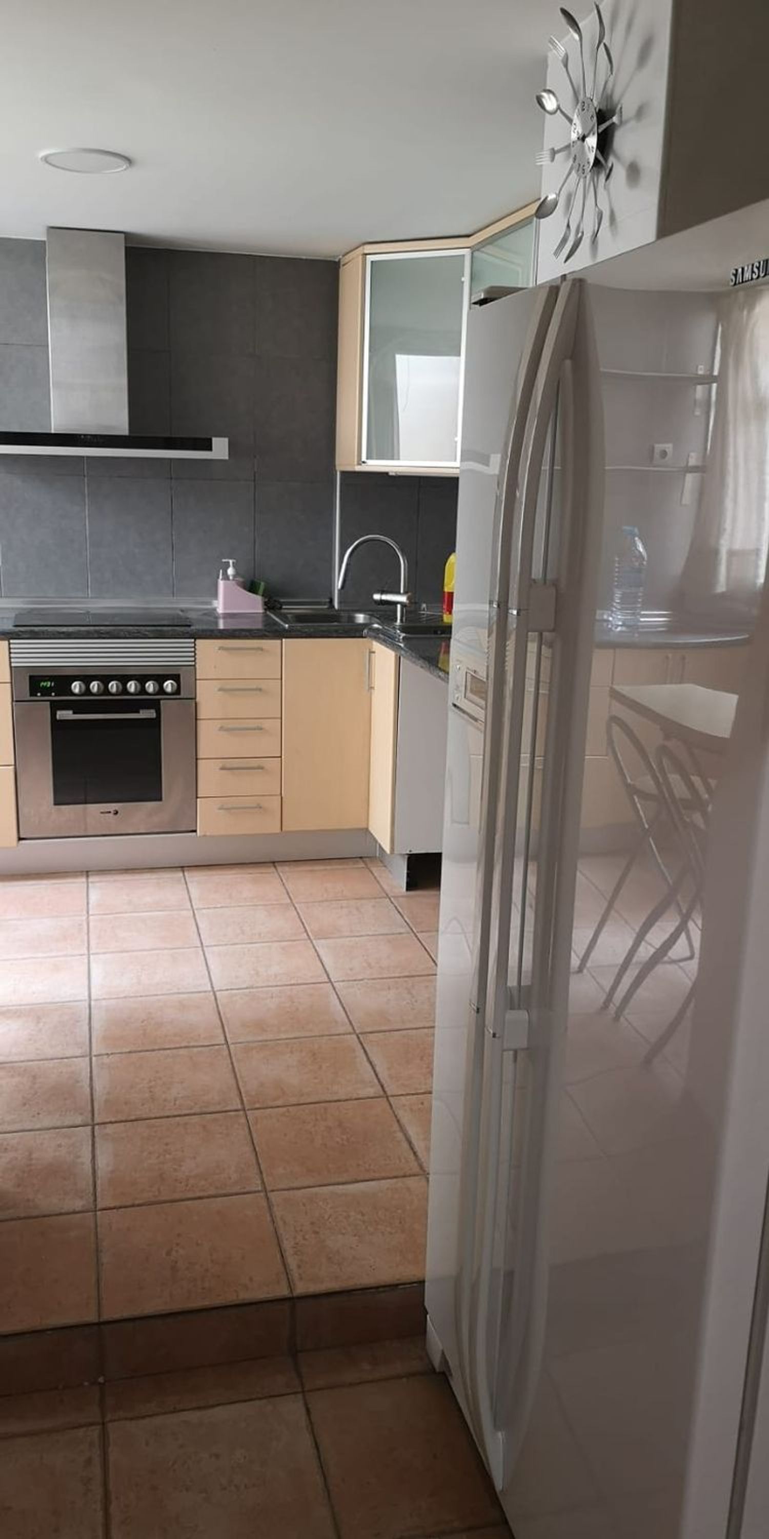 Spacious apartment with balcony and terrace in Mislata