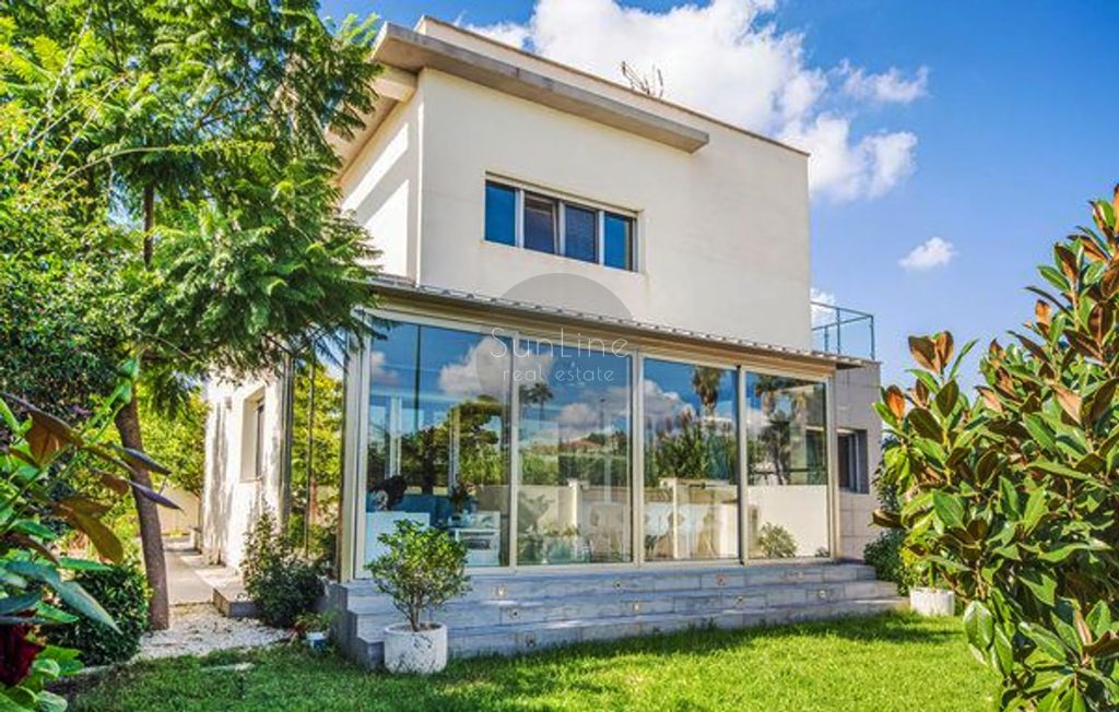 Modern house with 5 bedrooms and elevator in Riba-Roja de Túria