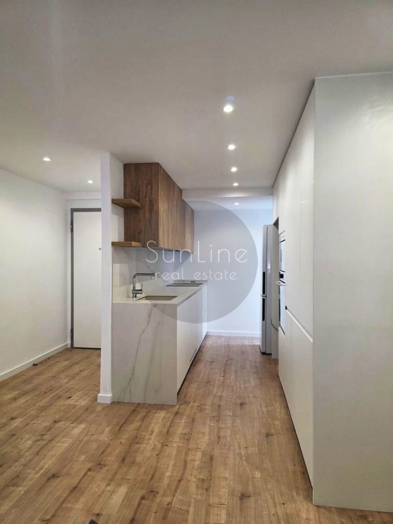 Apartment after major renovation with a balcony in Valencia