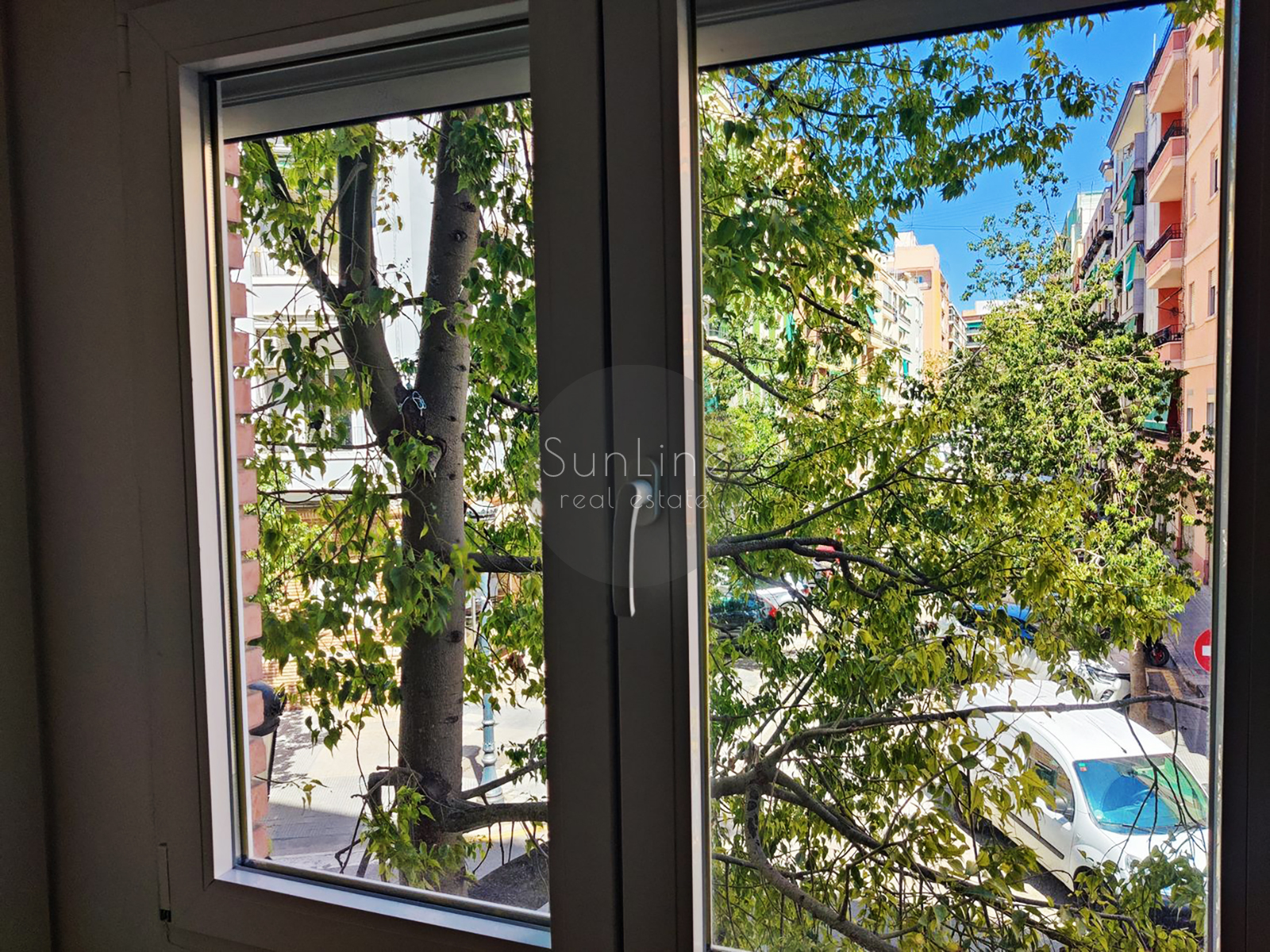 Apartment with 3 bedrooms and inner terrace in Mont-Olivet