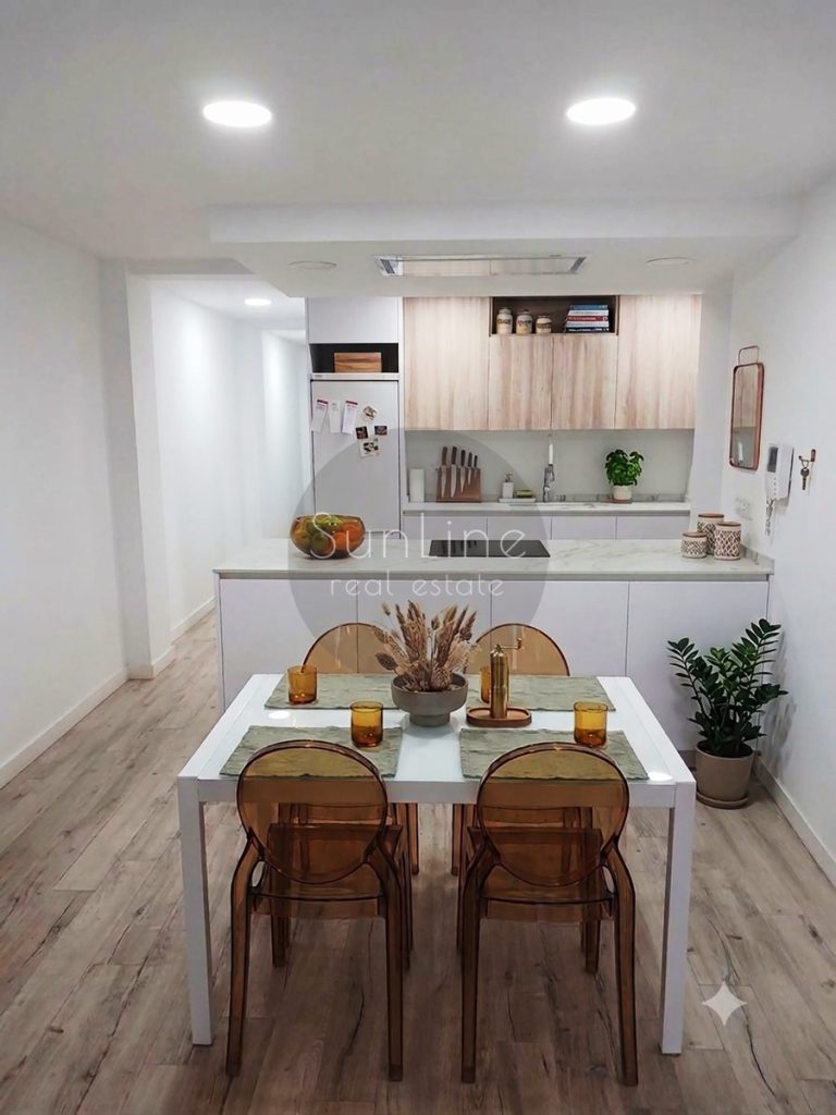 Spacious apartment with terrace and balcony near Amistat metro