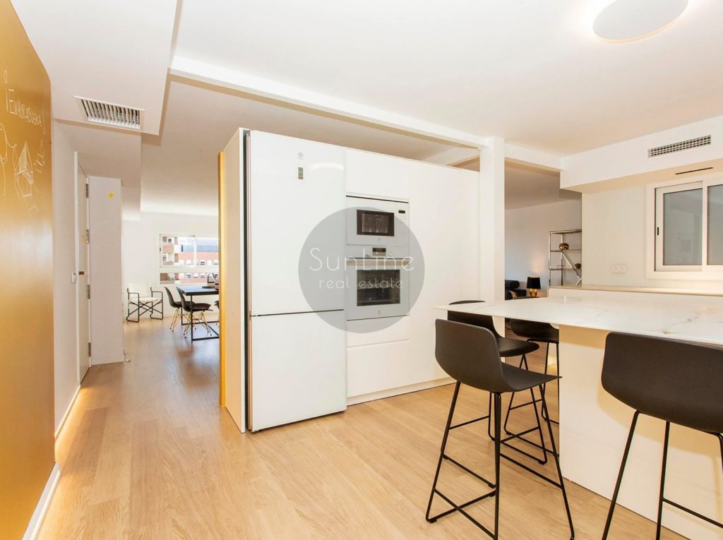 Spacious 163 m² apartment with 3 bedrooms in a prestigious Valencia district
