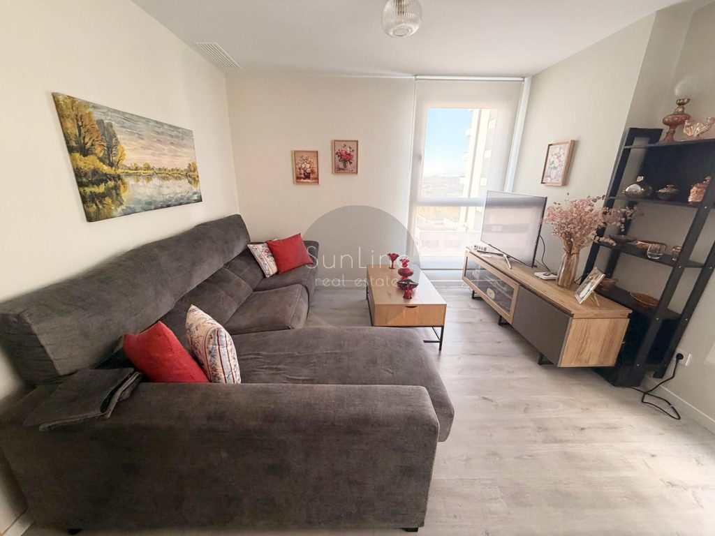 Modern 3-bedroom apartment in Quatre Carreres, Valencia