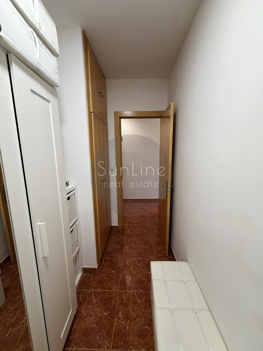Apartamento amueblado con dos aires acondicionados cerca de Jardín de Ayora