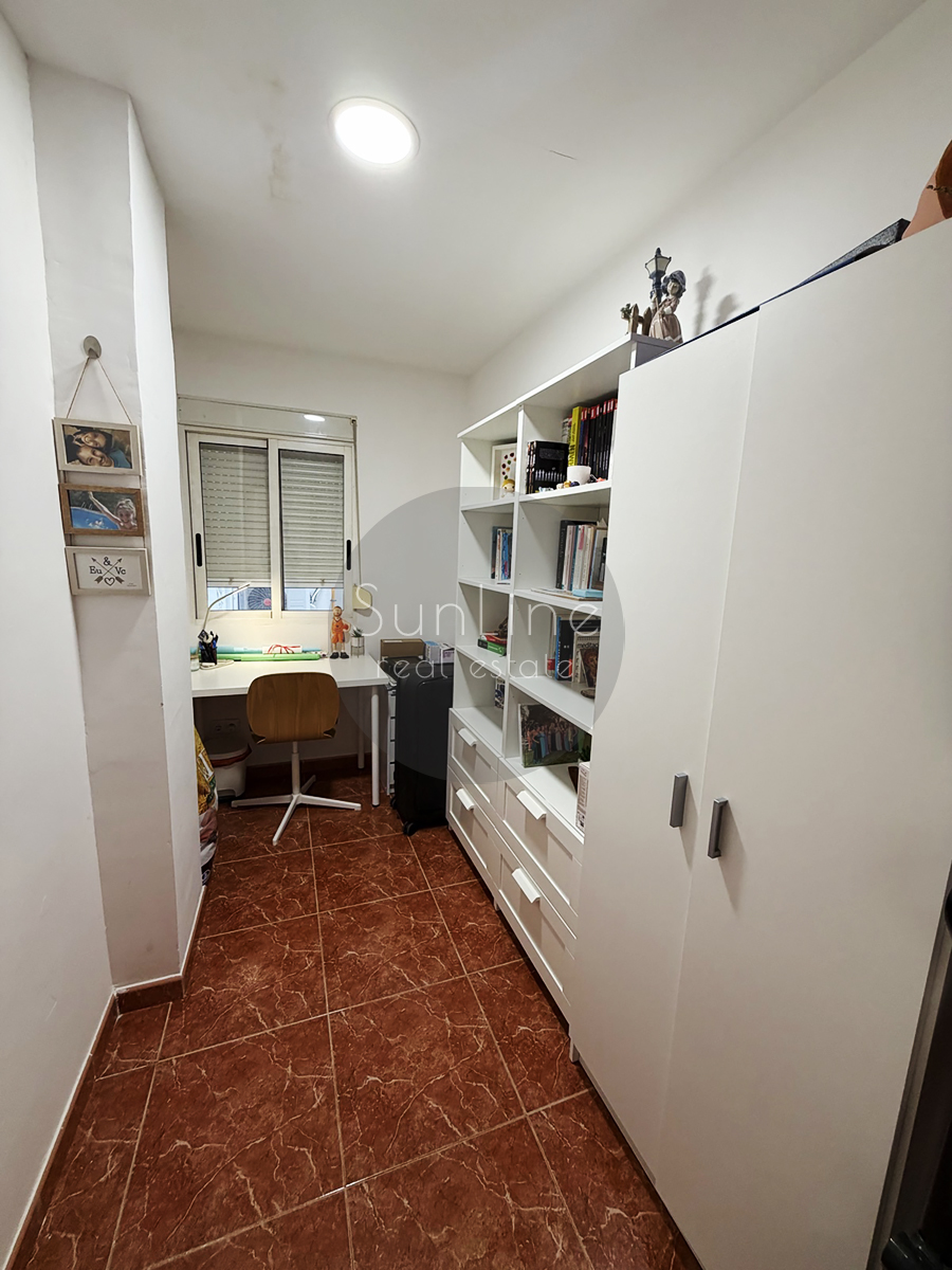 Apartamento amueblado con dos aires acondicionados cerca de Jardín de Ayora