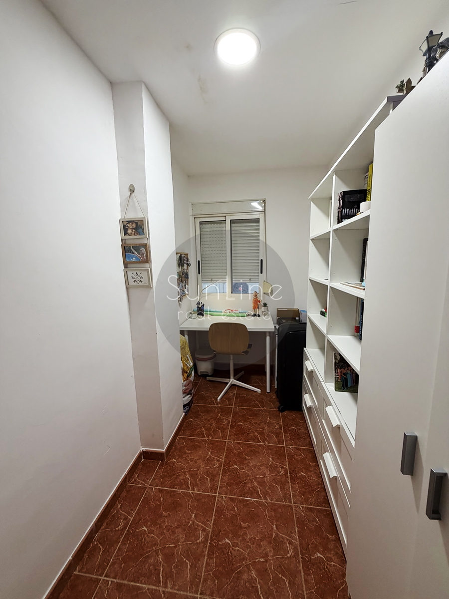 Apartamento amueblado con dos aires acondicionados cerca de Jardín de Ayora