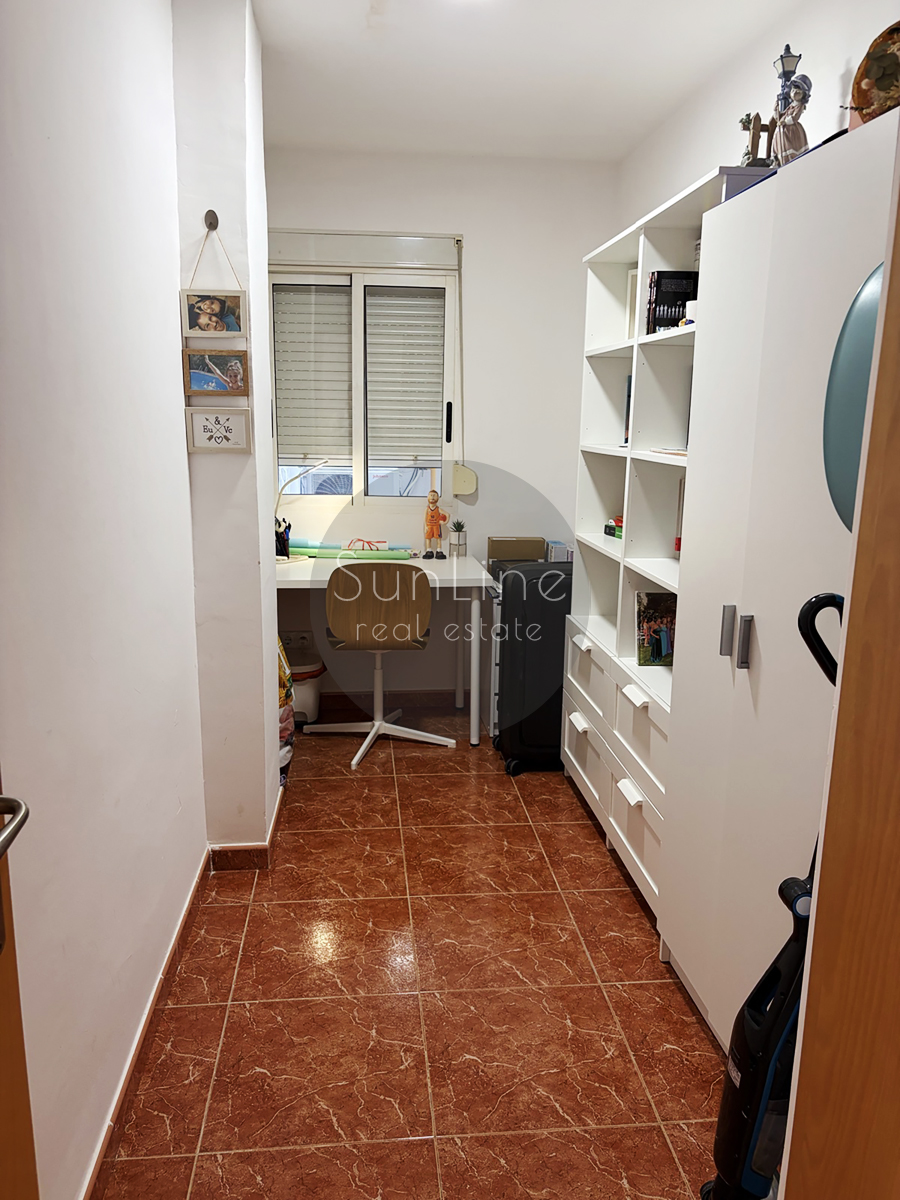 Apartamento amueblado con dos aires acondicionados cerca de Jardín de Ayora