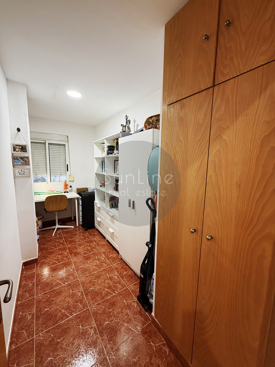 Apartamento amueblado con dos aires acondicionados cerca de Jardín de Ayora
