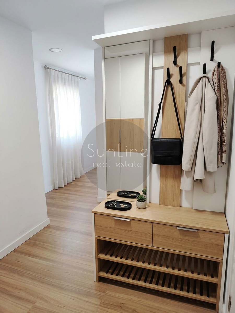 Apartamento reformado con balcón cerca de la estación de metro en Mislata