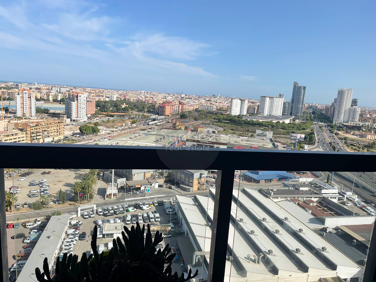 Apartamento dúplex de diseño con piscina en Burjassot