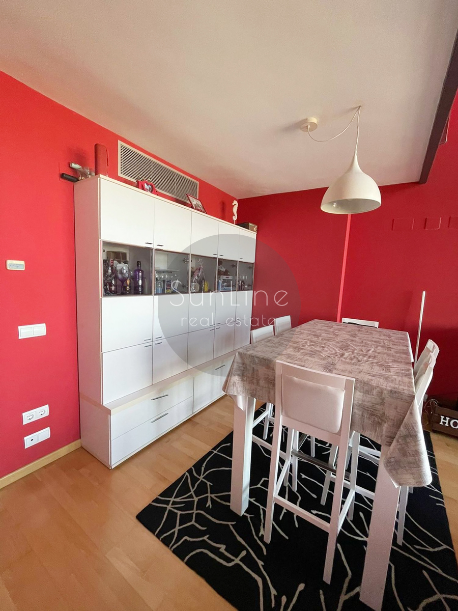 Apartamento dúplex de diseño con piscina en Burjassot