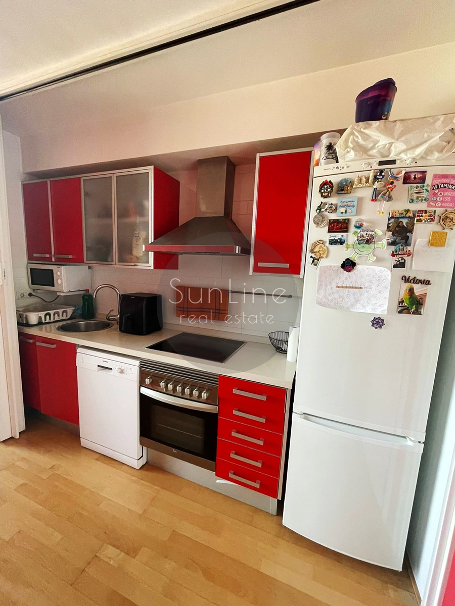 Apartamento dúplex de diseño con piscina en Burjassot