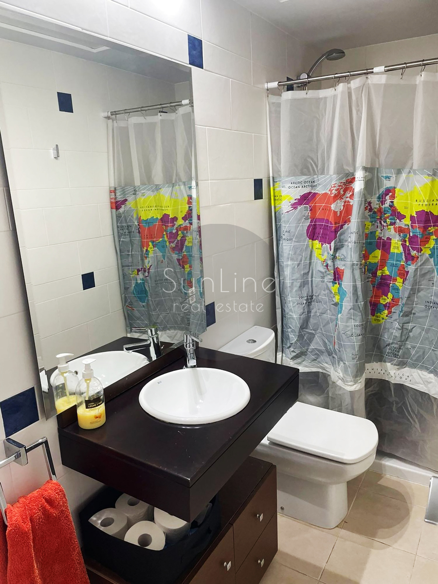 Apartamento dúplex de diseño con piscina en Burjassot