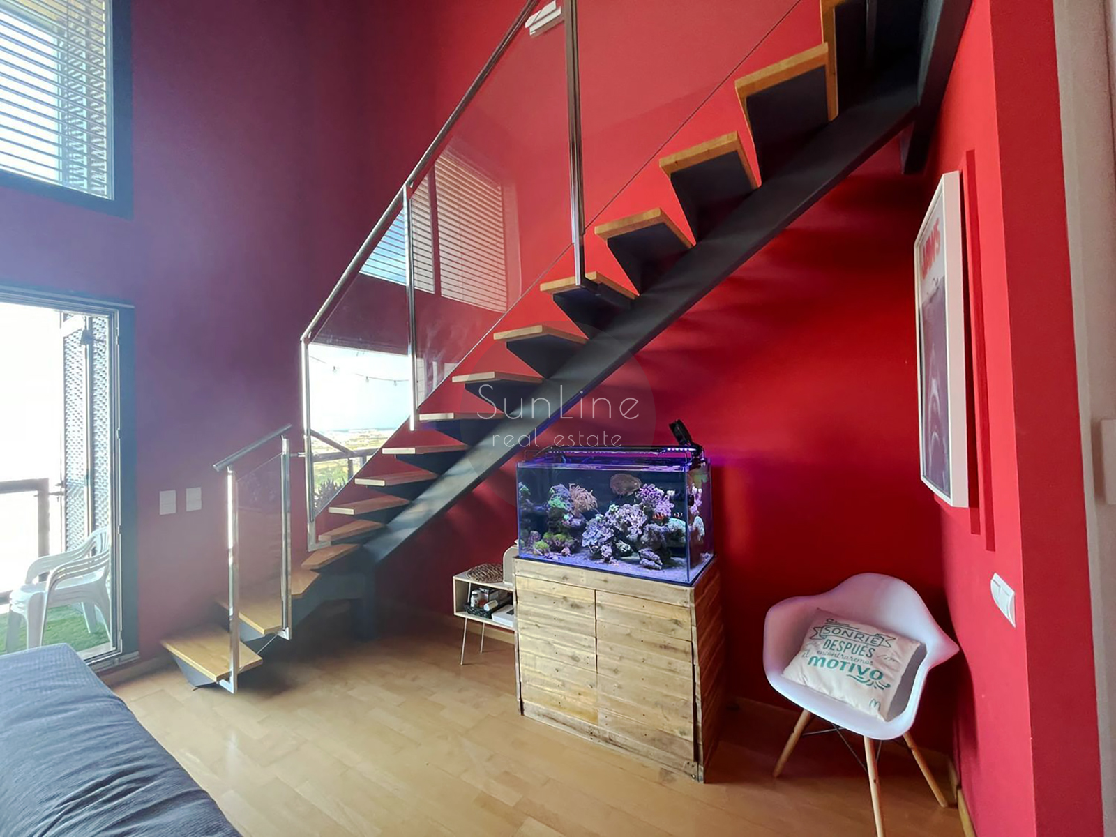 Apartamento dúplex de diseño con piscina en Burjassot