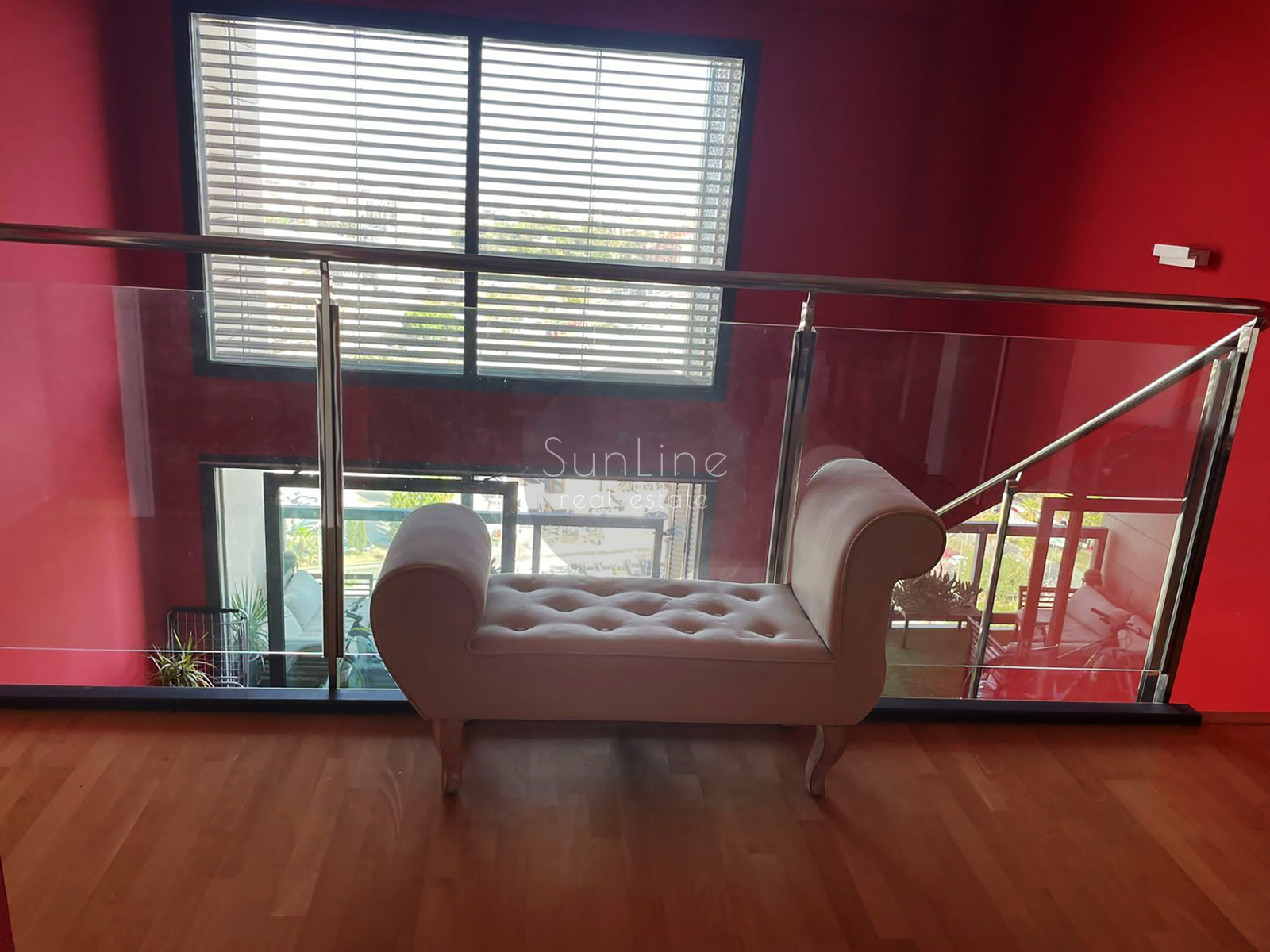 Apartamento dúplex de diseño con piscina en Burjassot